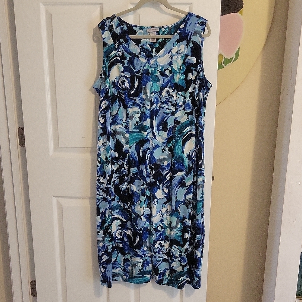 Catherines sz18/20 Elegant Floral sleeveless vneck pleated skirt flowy dress